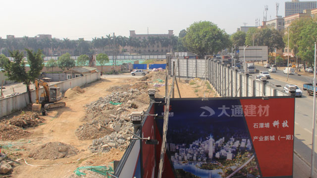 標(biāo)準(zhǔn)的工地施工圍擋需要滿(mǎn)足的一些特點(diǎn)介紹