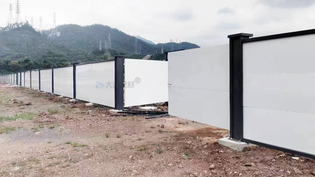 建筑工地大門-施工大門-鋼結構烤漆雙開門-工地大門-深圳市大通建材有限公司鋼圍擋生產定制廠家