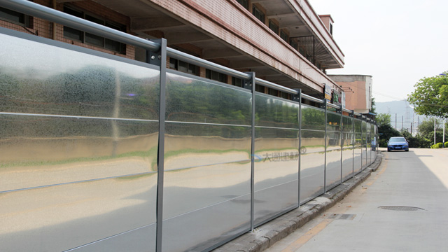 C類鍍鋅鋼圍擋-深圳光明公常路道路施工圍擋-中交一局施工<