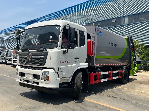 16方東風(fēng)天錦壓縮式垃圾車